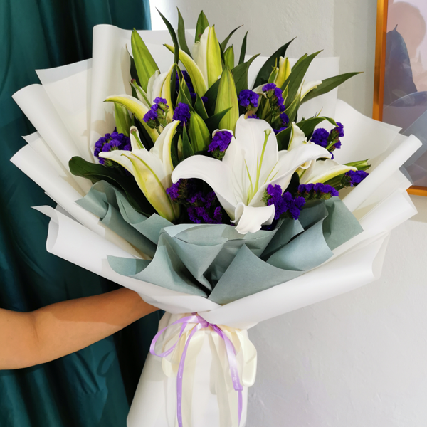 Charming-Sweetness lily bouquet delivery