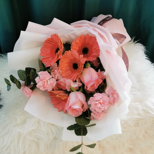I'm Yours rose bouquet delivery